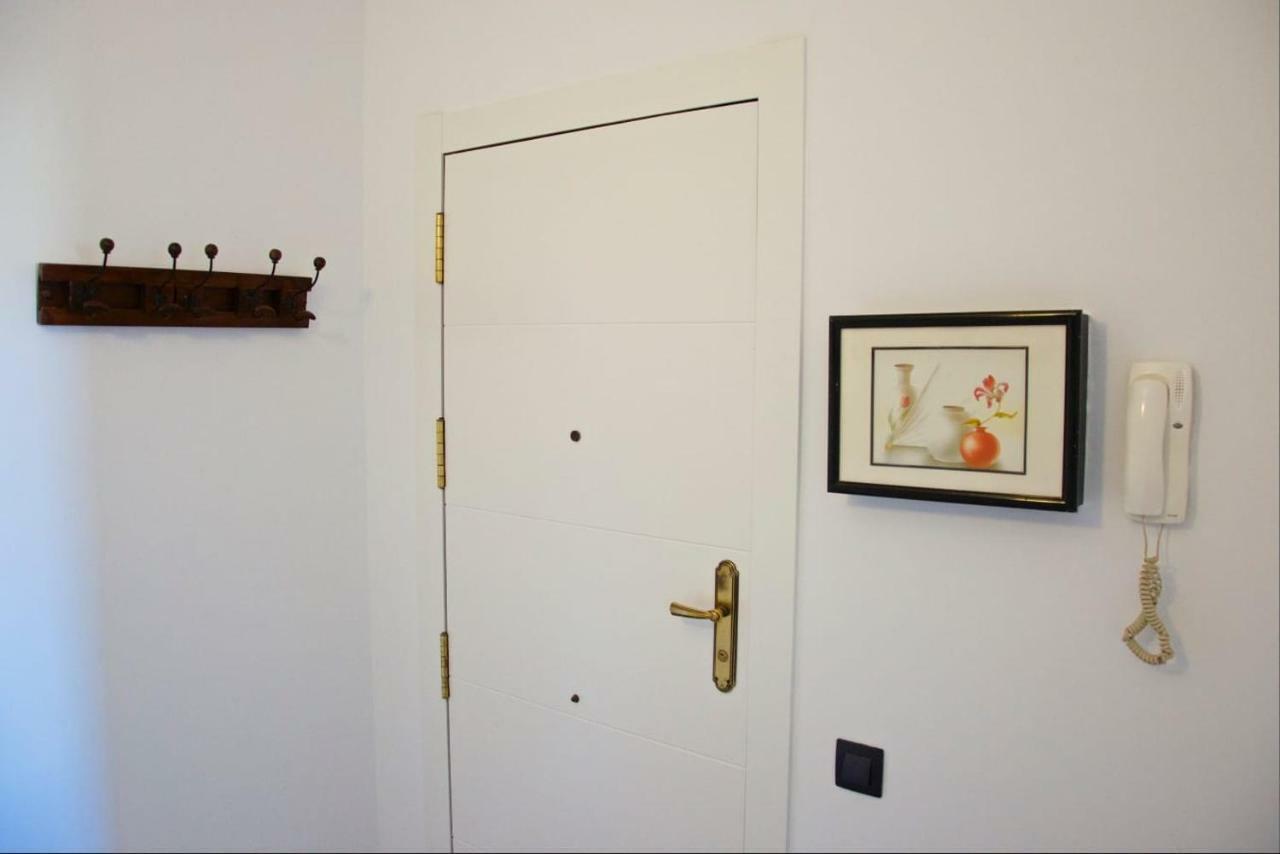Apartment Sagrera Barcelona Bagian luar foto
